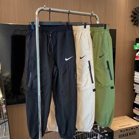 NIKE Sporthose  